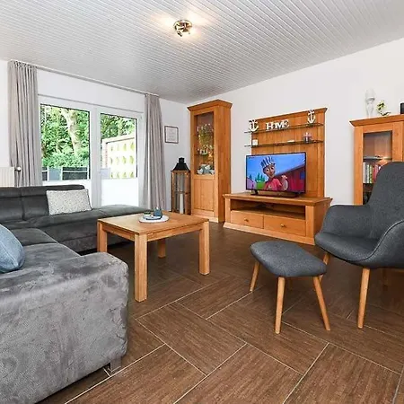 Huus Negen Holiday home *