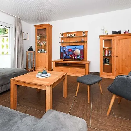 Huus Negen Holiday home