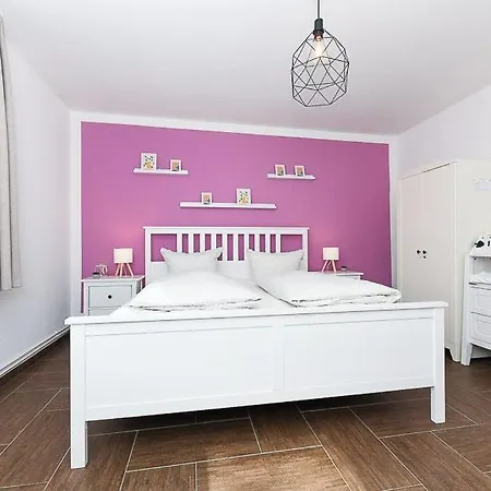 Huus Negen Holiday home *